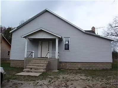 708 W Tyler Rd photo 1