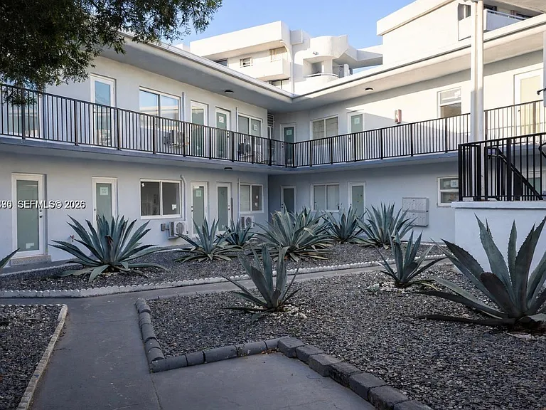 7271 Gary Ave #4 — Photo 1
