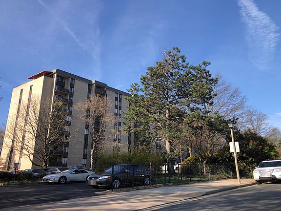 3rd image of 6001 Arlington Blvd APT 416