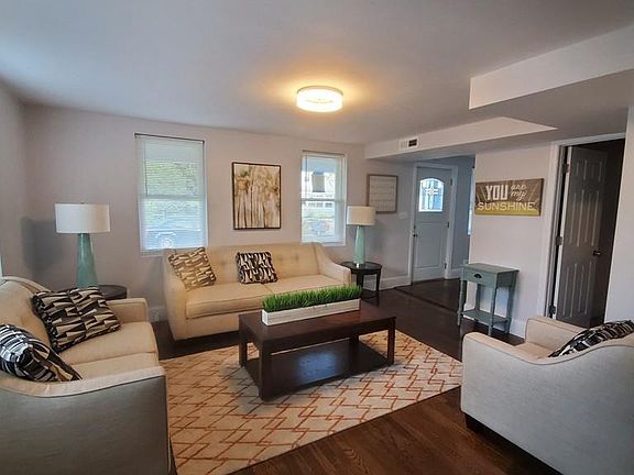 4th image of 115 Wyman St