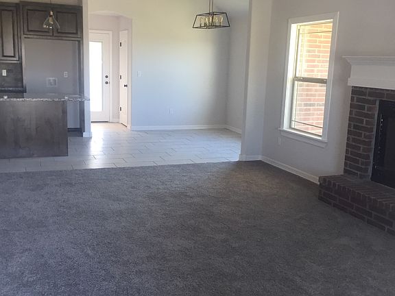 4th image of 2324 E Cutter Ln