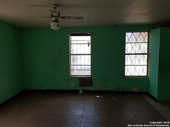 5th image of 138 Wallace St