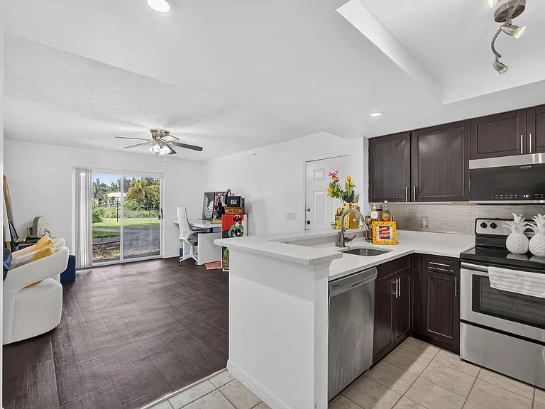 4151 N Haverhill Rd #1504 — Photo 13