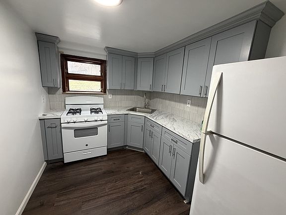 2nd image of 255 Sommerville Pl #Ll