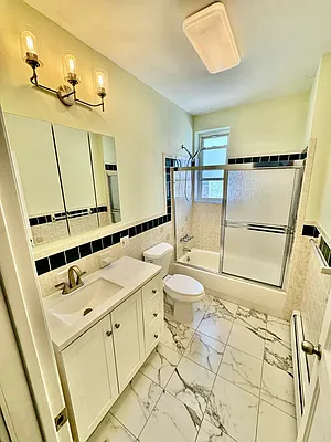 Rented by Venezia Realty Group LLC | media 5