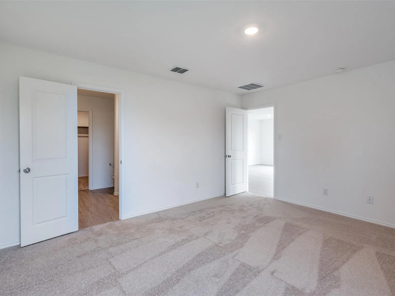 4 bed, 1667 sqft, $3,000 — Photo 3