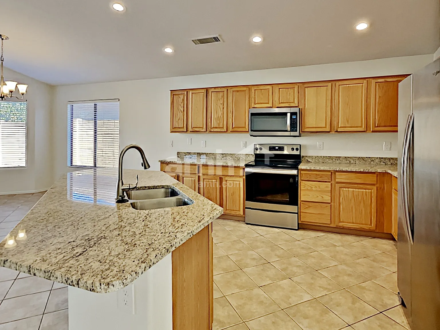 3 bed, 2.0 bath, 1774 sqft, $2,210 — Photo 4