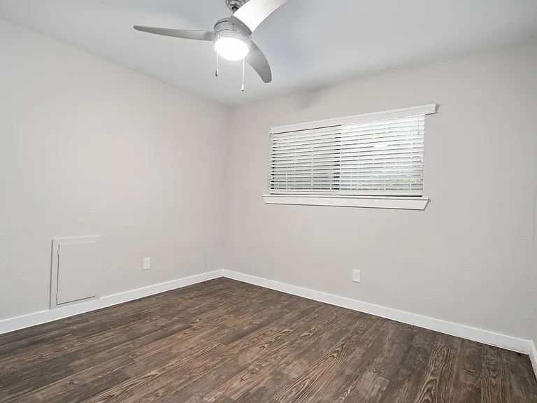 3412 Graustark St — Photo 5