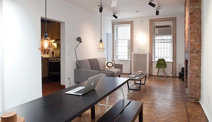 Rented by Weinstein Realty Group | media 14