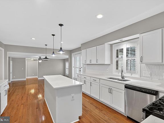 4th image of 1610 Wilson Rd