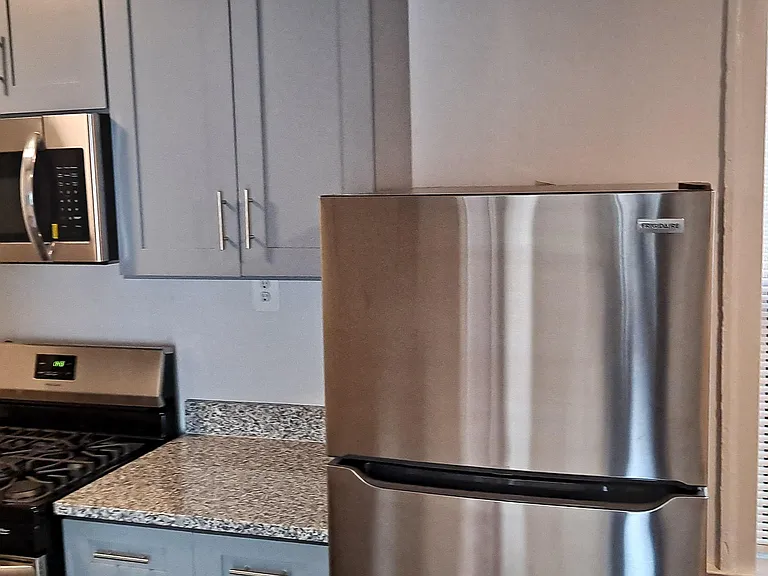 49th Street Apartments — Photo 8