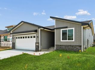 551 NW Rockwood Ln, Grimes, IA 50111