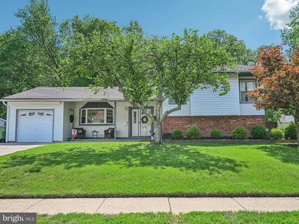 75 Carlton Ave, Marlton, NJ 08053