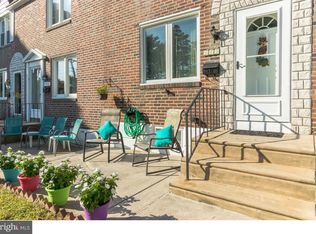 445 Park Dr, Glenolden, PA