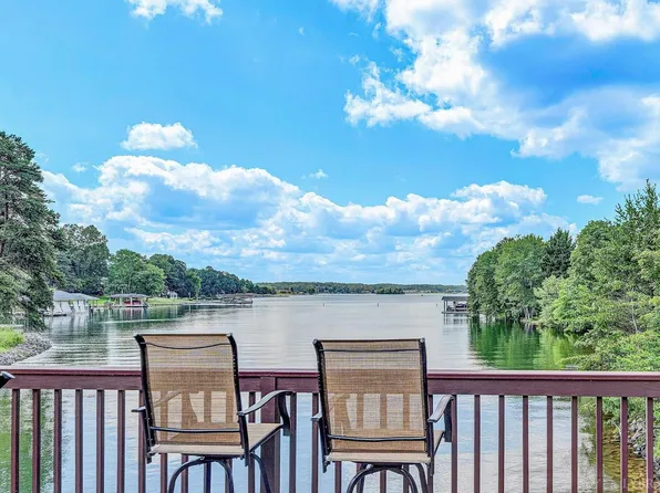 116 Deer Creek Dr, Moneta, VA 24121
