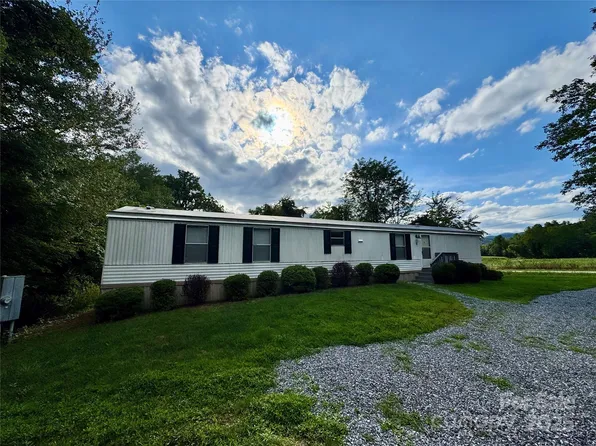 6 Davidson Rd, Swannanoa, NC 28778