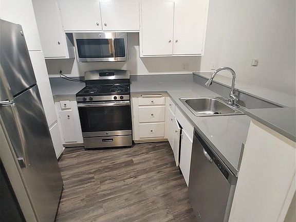3rd image of 3311 Rowena Ave #3