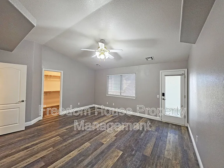 3630 E Vineyard Dr N — Photo 39