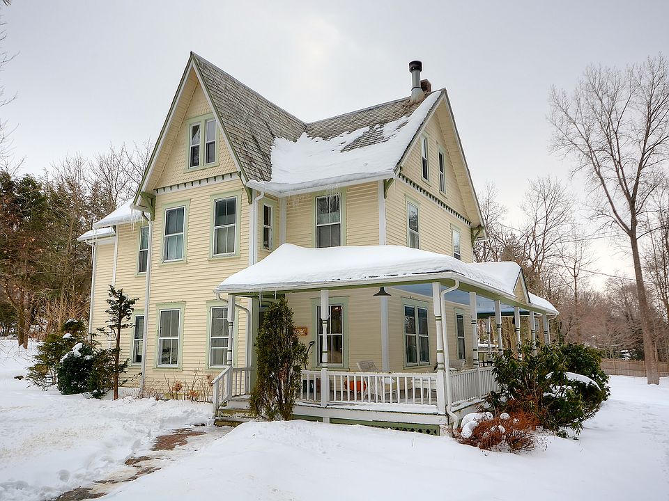 1st image of 26 Burbank Ave