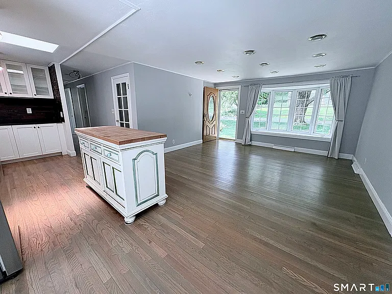 43 Meadowbrook Rd — Photo 3