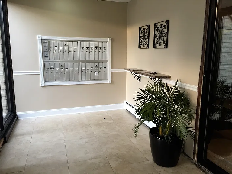 318 N Salem Ave #1 — Photo 14