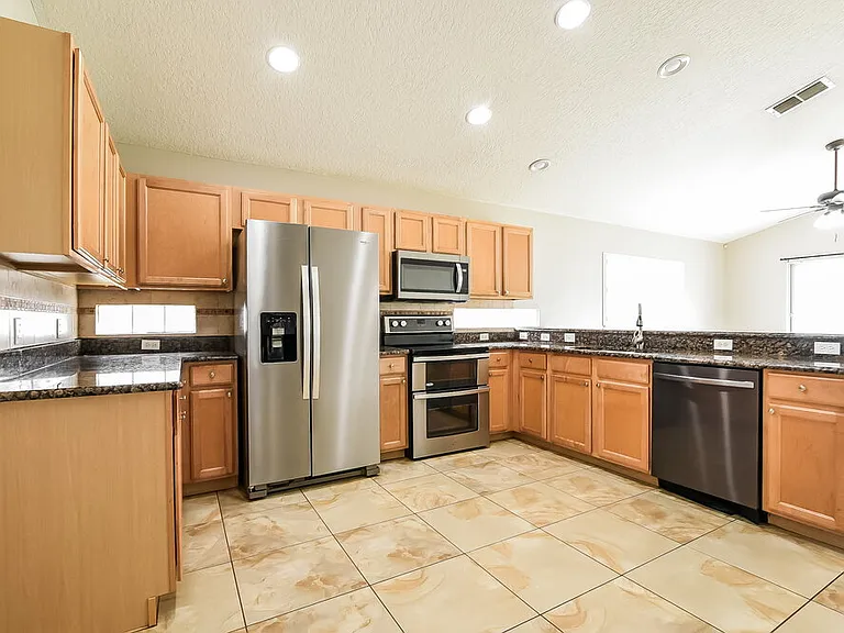 14643 Lady Victoria Blvd — Photo 8