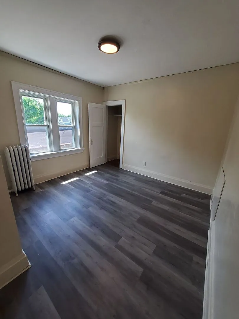 3866 N Port Washington Rd. - 8 Unit — Photo 3