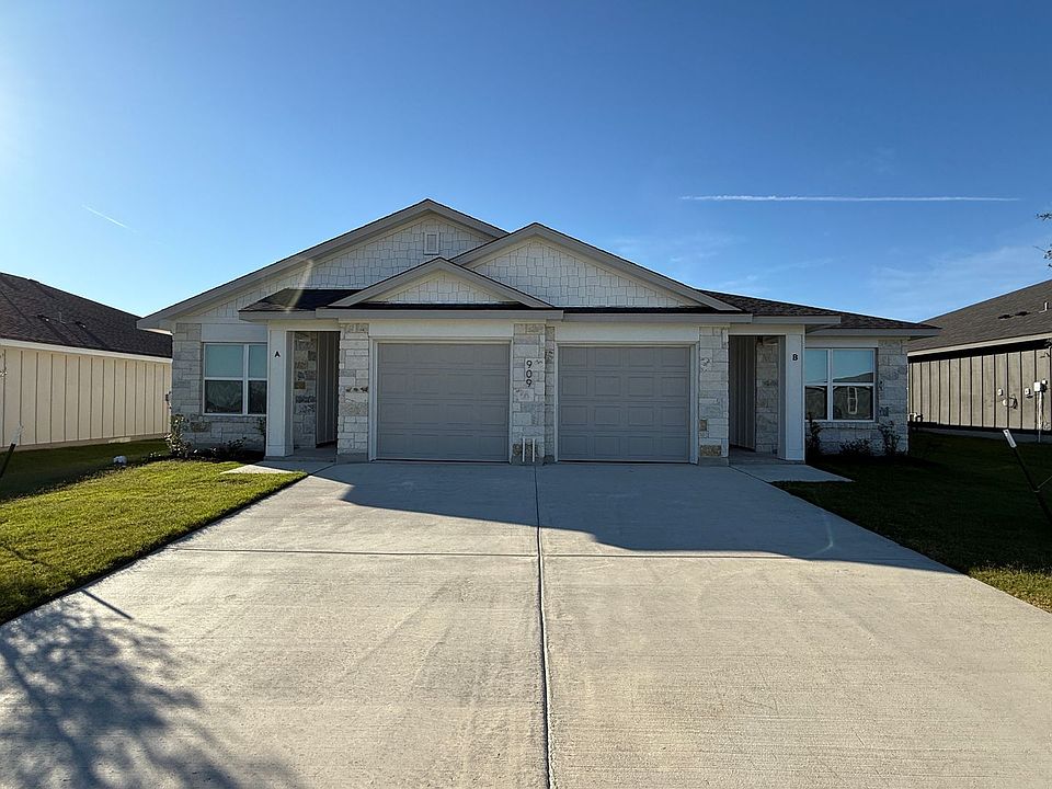 1st image of 909 Cherry Laurel Ln #A/b