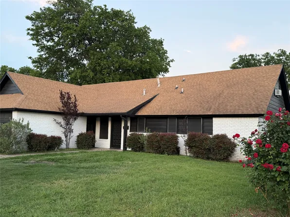 5821 McCart Ave, Fort Worth, TX 76133