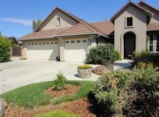 2903 Celeste Ave, Clovis, CA 93611