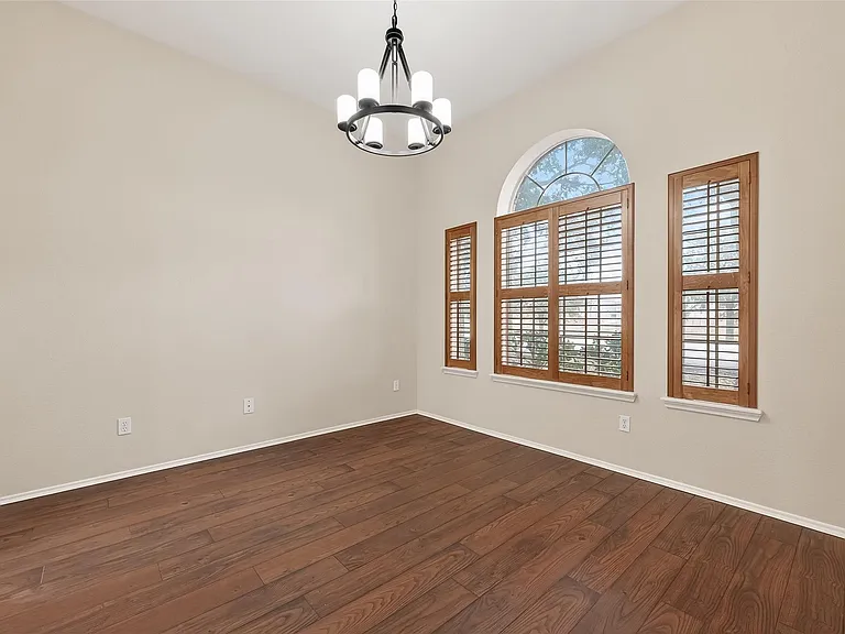 23035 Canal Rd — Photo 13