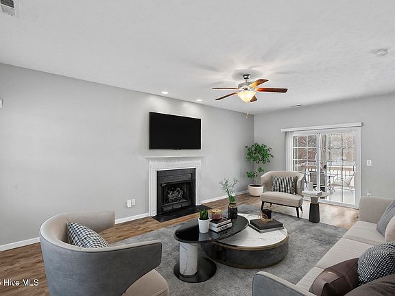 4th image of 405 Fawn Meadow Drive