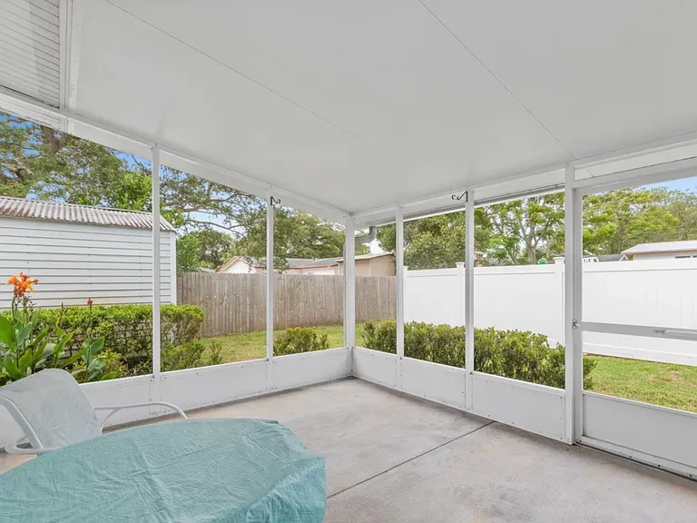 Screened in lanai