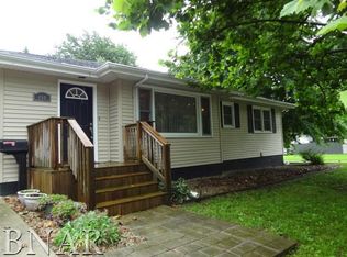 400 N George St, Clinton, IL 61727