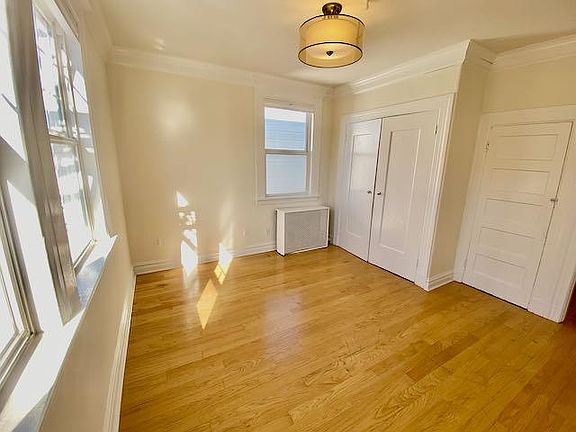 2nd image of 1492 Pacific Ave APT 10