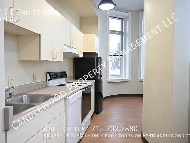 713 E 2nd St #205 — Photo 16