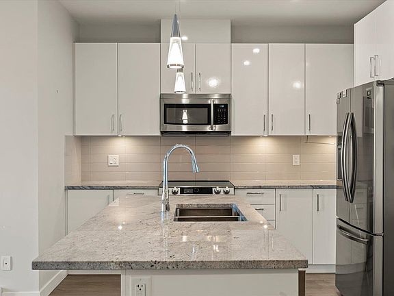 5th image of 45562 Airport Rd #203