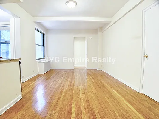 Rented by NYC Empire Realty Inc | media 51