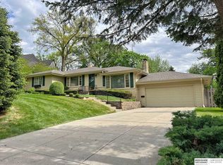 10313 Pinehurst Ave, Omaha, NE 68124