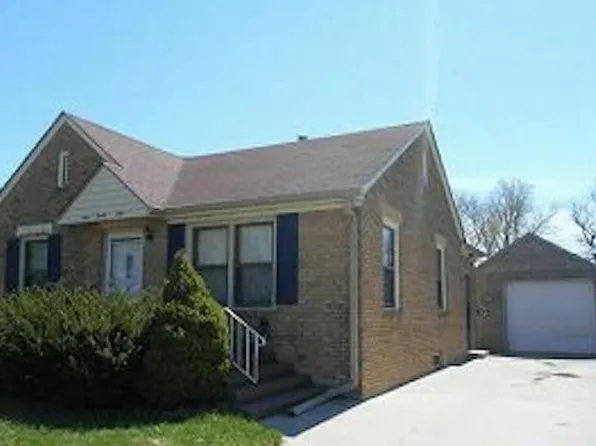 124 Ringland Rd, Hastings, NE 68901