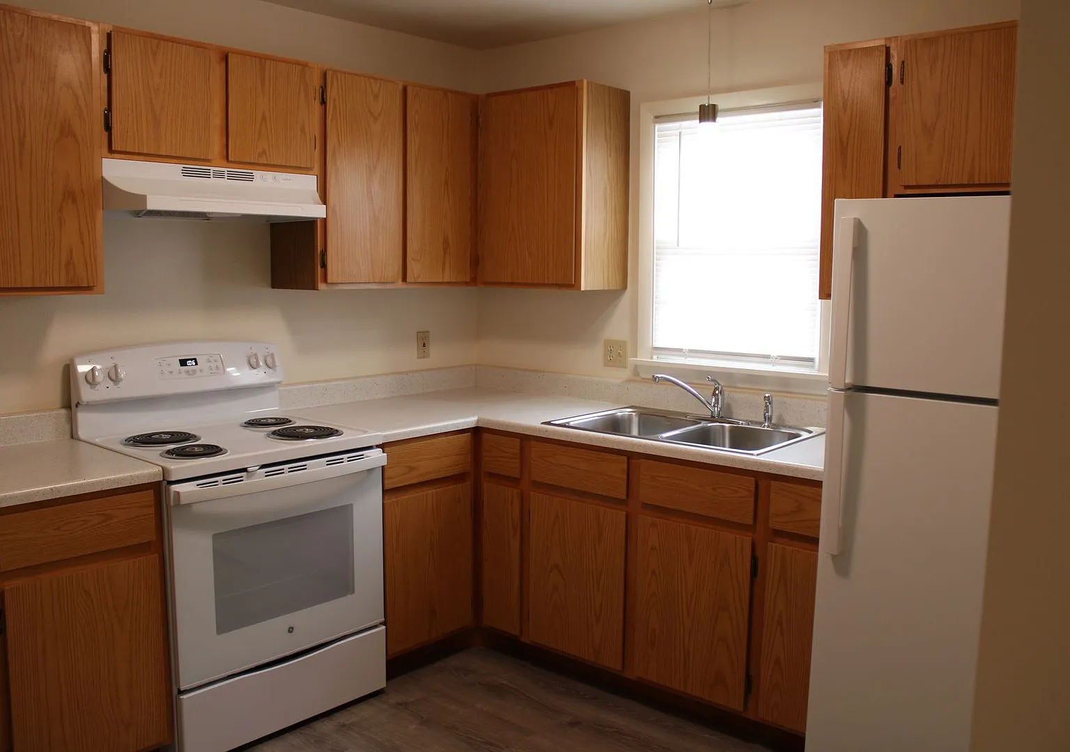 612 Stover St. — Photo 2