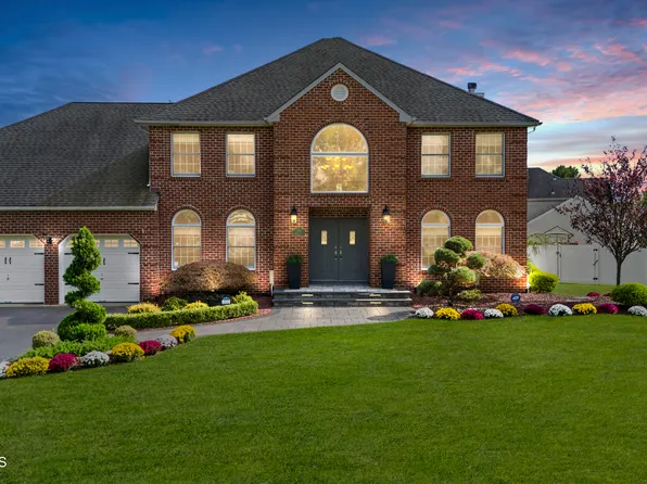 10 Story Court, Freehold, NJ 07728