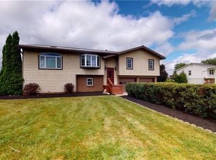 1905 Lola Ln, North East, PA 16428