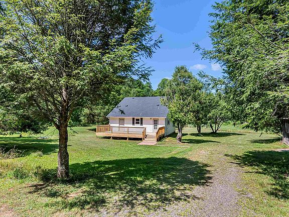 3rd image of 309 Timber Rd
