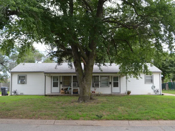 131 S Ward Pkwy, Haysville, KS 67060