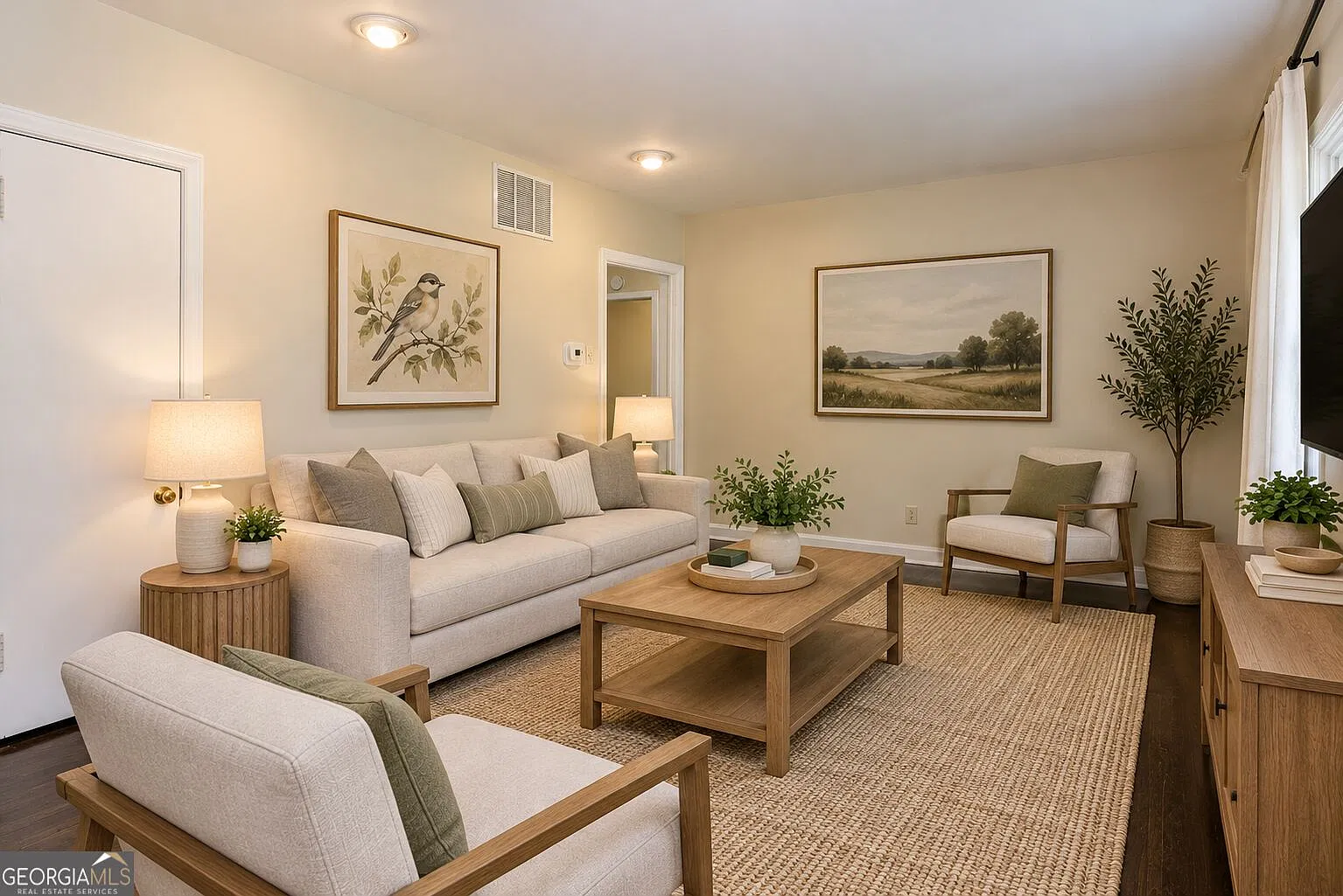 3 bed, 1.0 bath, 996 sqft, $1,565 — Photo 4