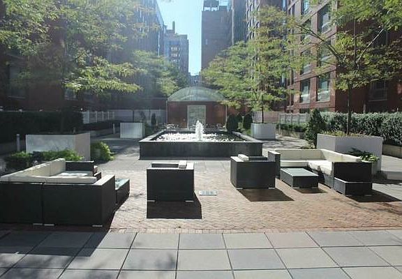 5th image of 555 W 23rd St APT S7f
