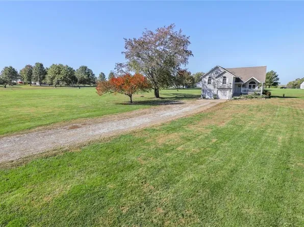 24522 S Myers Ct, Peculiar, MO 64078