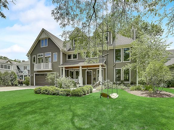 2nd image of 1411 Woodland Dr
