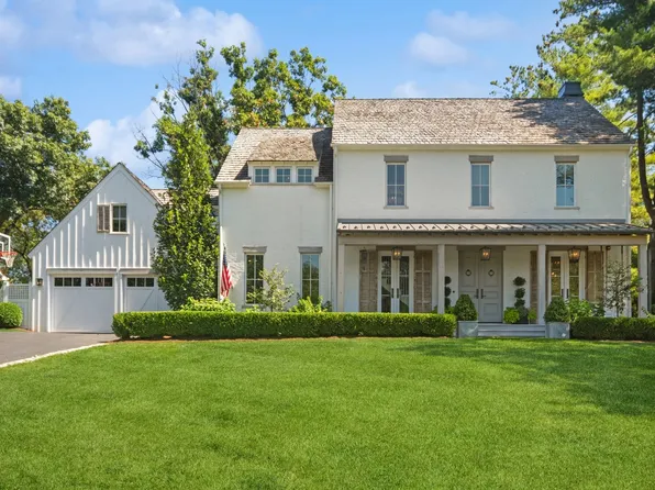 1011 S Grove Ave, Barrington, IL 60010